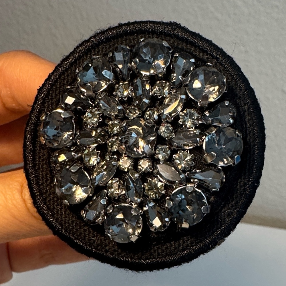 Embellished Black Crystal Round Brooch - Women Accessories